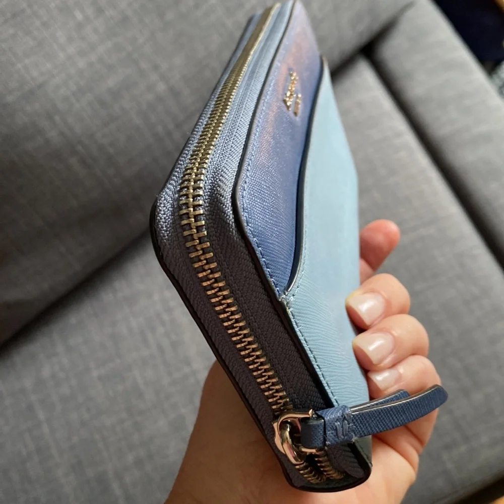 Kate Spade 2-tone blue wallet - Picture 3 of 10